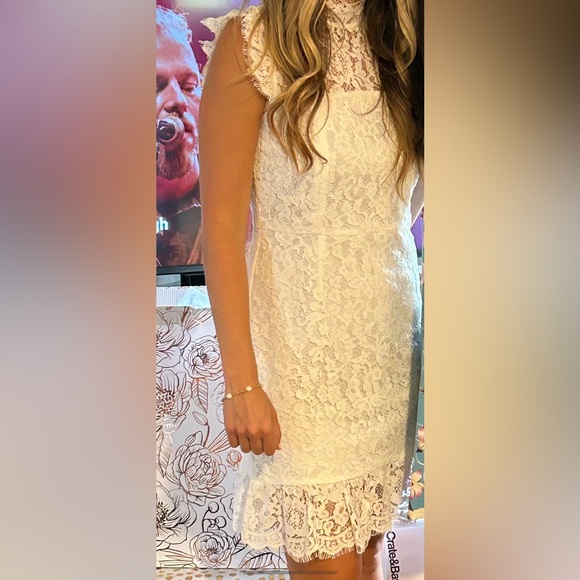 Storia white lace dress size medium - Picture 4 of 4